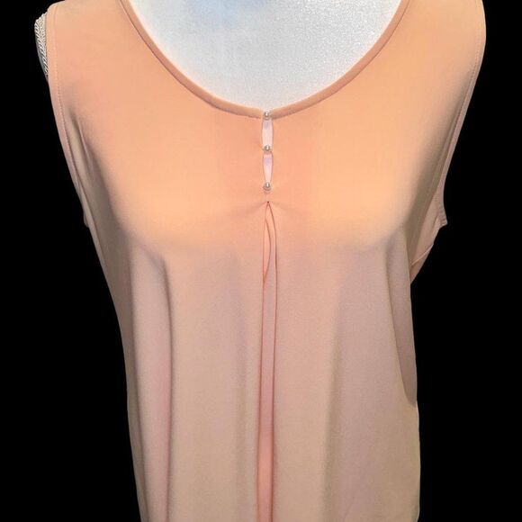 DKNY sleeveless blouse top Size Medium in peach w/ pearl detail - Picture 1 of 9